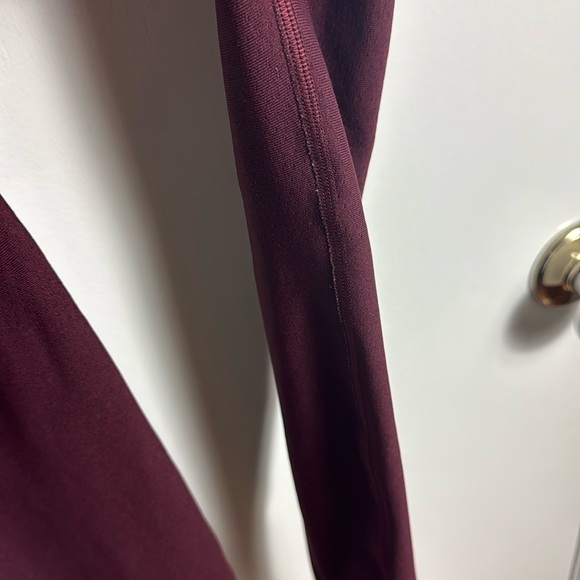 Lululemon Zoned In Tight 27" Cassis Burgundy Size 6 - Picture 7 of 16